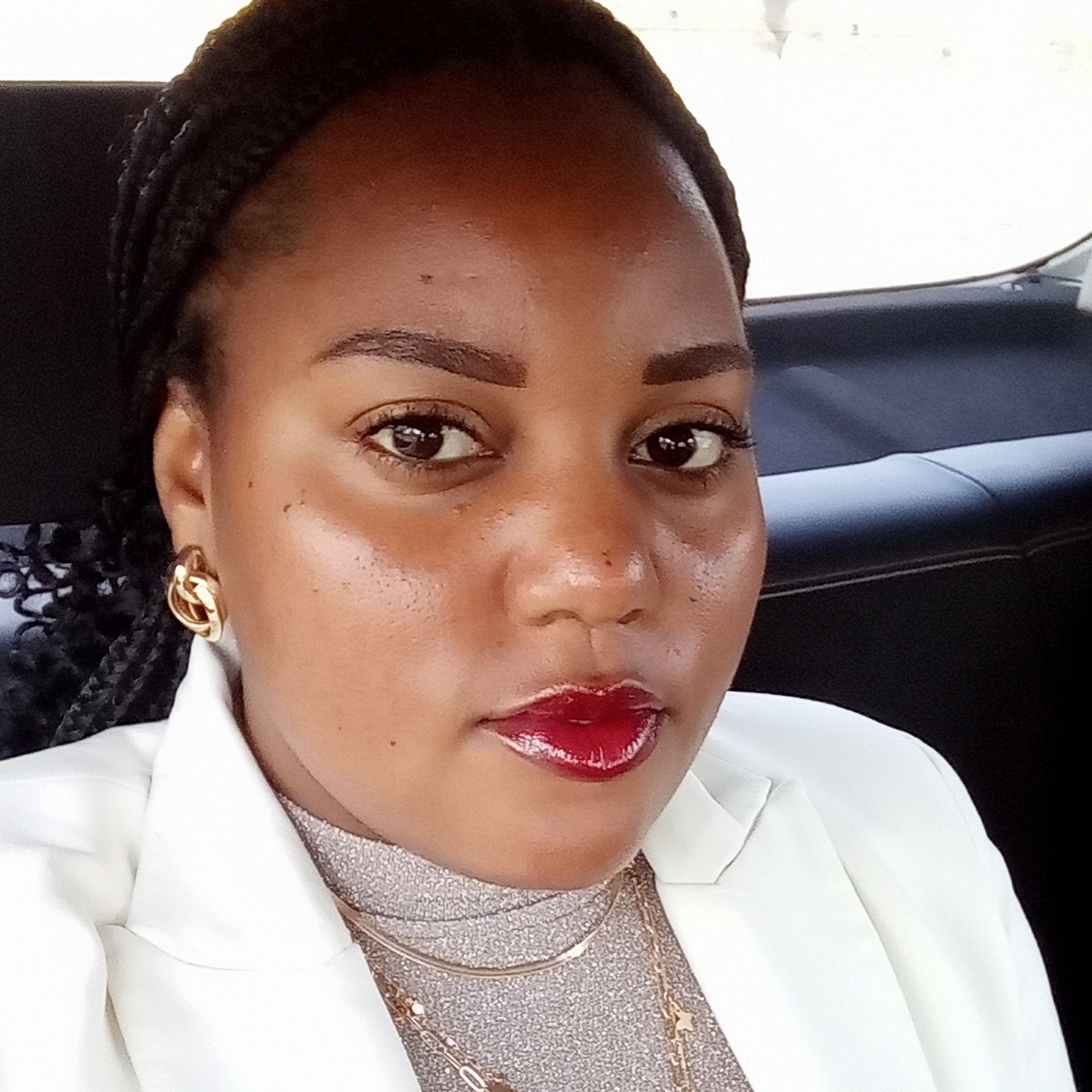 michelle mutongawafa portrait